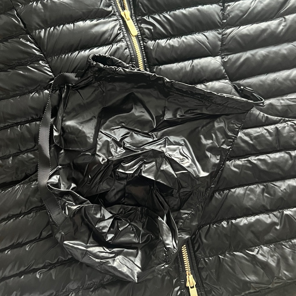 Lululemon Pack It Down Vest Lustre Black NWT Size 10 - Picture 8 of 8